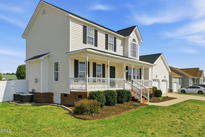 139 Woodglen Dr, Clayton, NC 27527