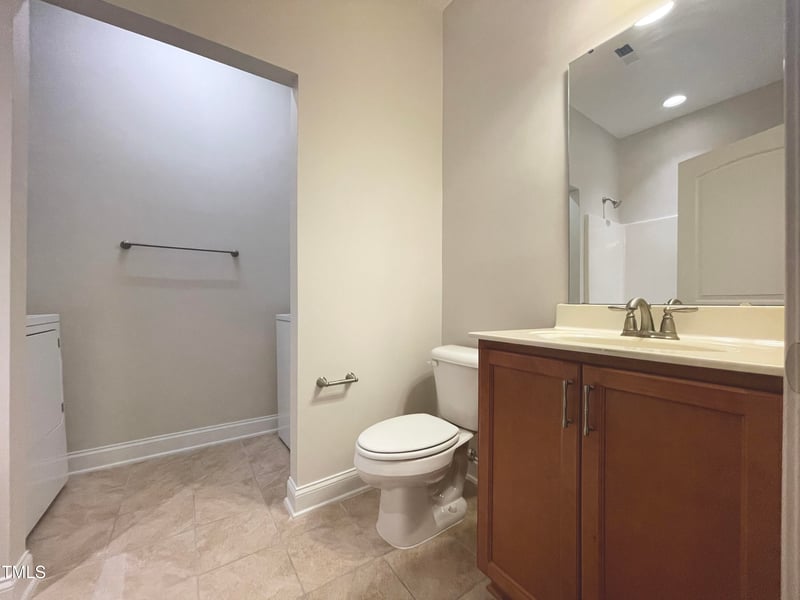 1395 Town Home Dr, Apex, NC 27502