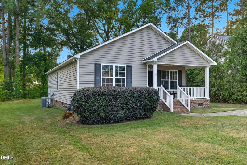 14 Atlantic Ave, Benson, NC 27504