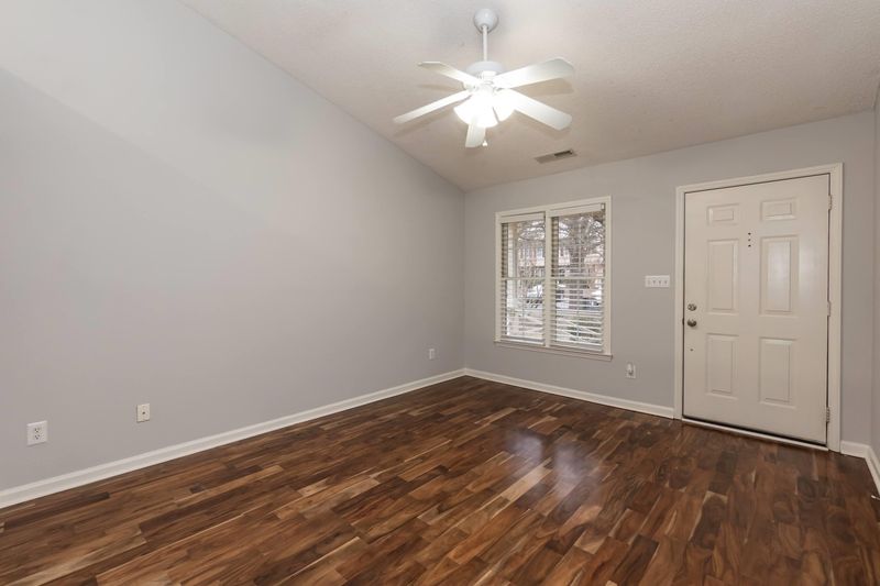 14 Crystal Oaks Ct, Durham, NC 27707