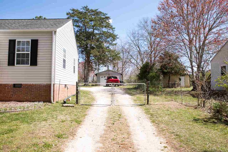 14 Dover St, Franklinton, NC 27525