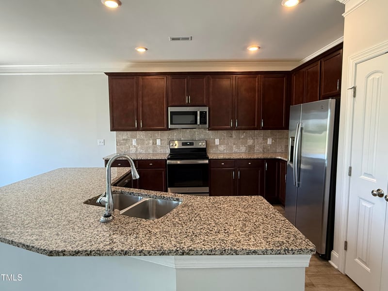 14 Gallop Rein Cir, Benson, NC 27504