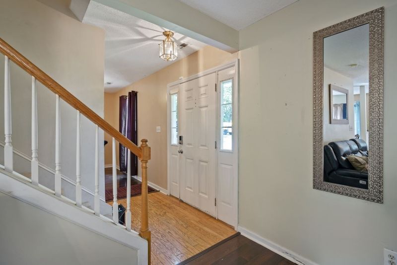 14 N Indian Creek Pl, Durham, NC 27703