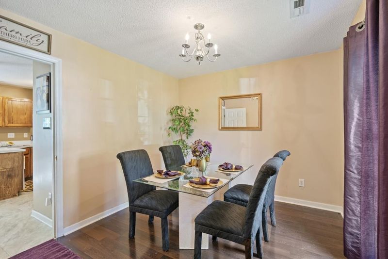 14 N Indian Creek Pl, Durham, NC 27703
