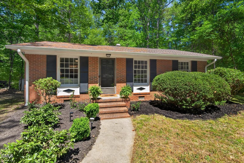 14 Jonan Ct, Chapel Hill, NC 27516