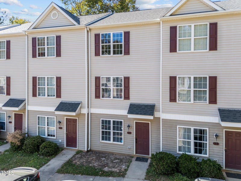 14 Red Ln, Raleigh, NC 27606