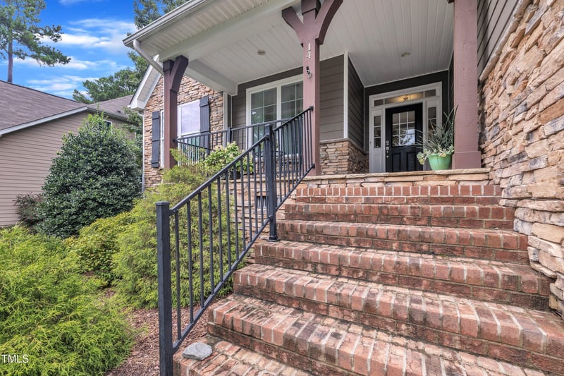 14 Somers Ln, Clayton, NC 27527