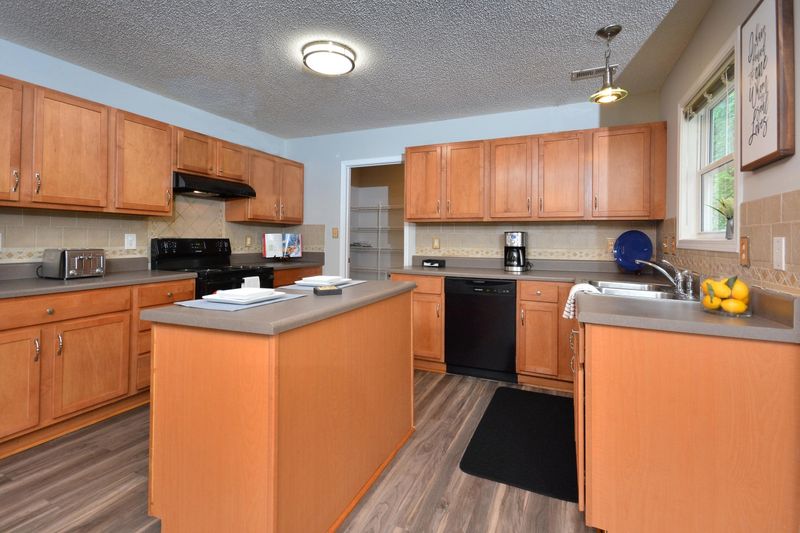 14 Toms Rock Pl, Durham, NC 27704