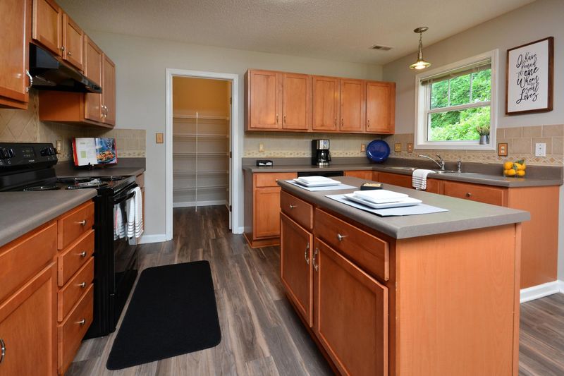 14 Toms Rock Pl, Durham, NC 27704