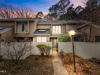 14 Tottenham Ln, Chapel Hill, NC 27517