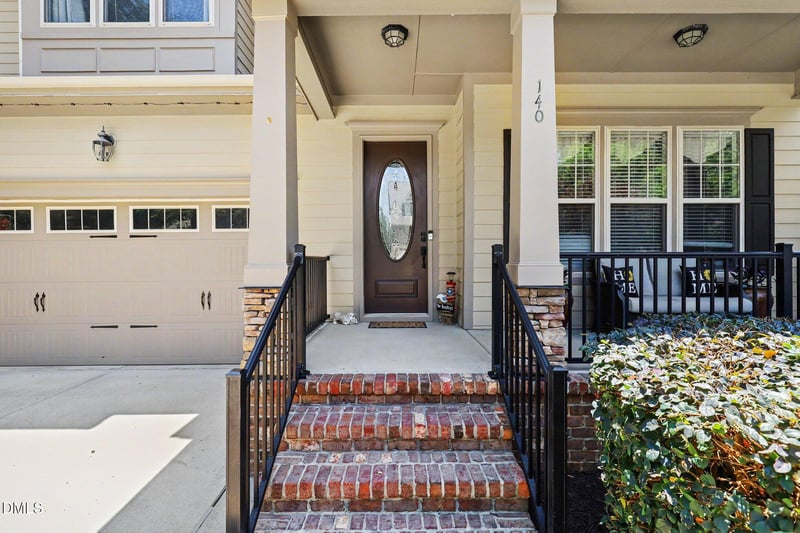 140 Briarfield Dr, Apex, NC 27502