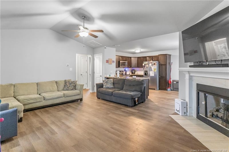 140 Denning Farm Ln, Benson, NC 27504
