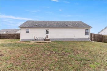 140 Denning Farm Ln, Benson, NC 27504