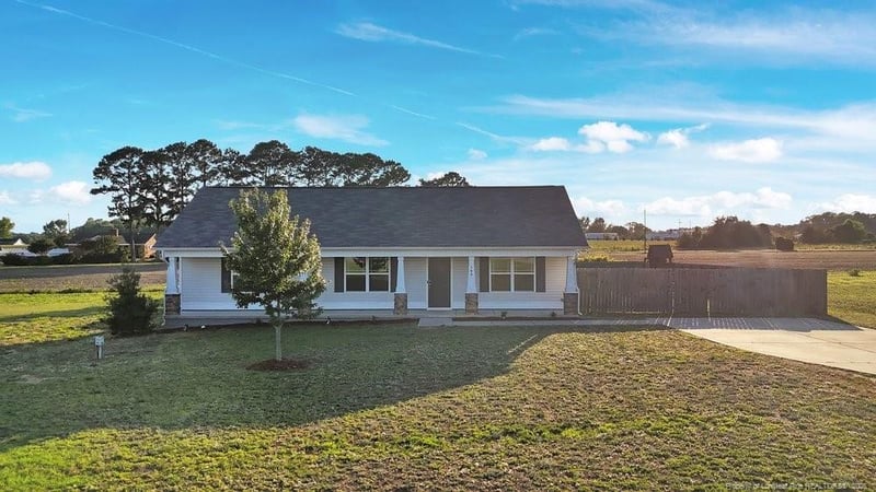 140 Denning Farm Ln, Benson, NC 27504