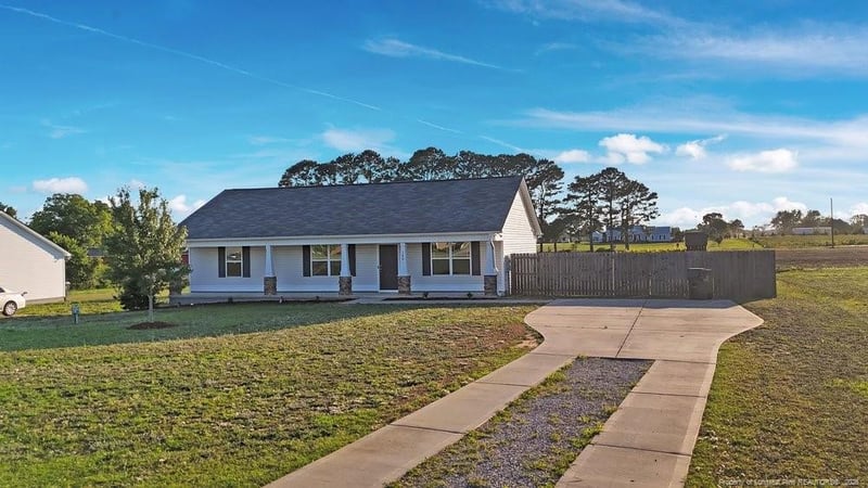 140 Denning Farm Ln, Benson, NC 27504