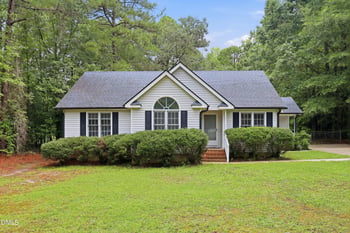 140 Fairway Ln, Zebulon, NC 27597