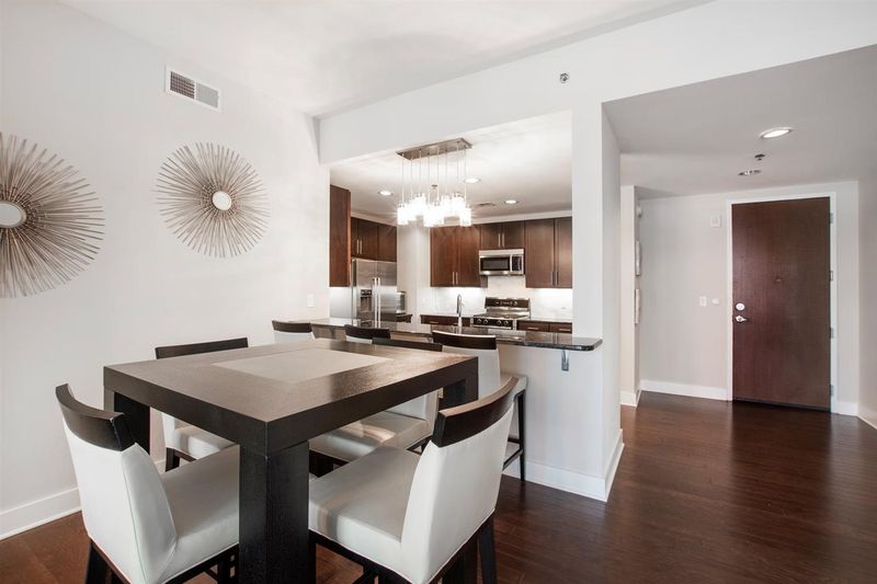 140 W Franklin St #302, Chapel Hill, NC 27517