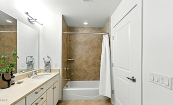 140 Franklin St #429, Chapel Hill, NC 27516