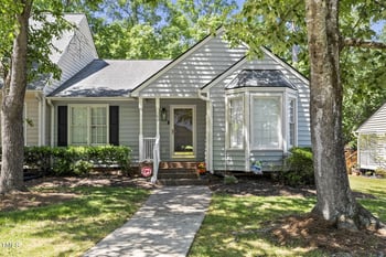 140 Heatherwood Dr, Apex, NC 27502