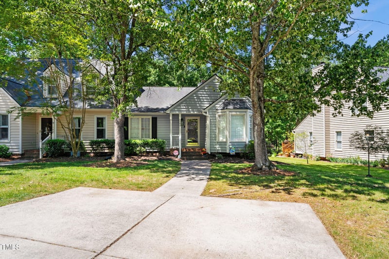 140 Heatherwood Dr, Apex, NC 27502