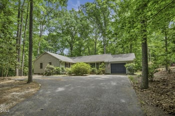 140 Holly Ln, Sanford, NC 27332