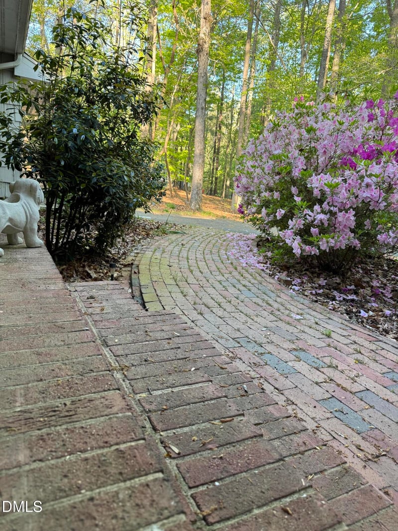 140 Holly Ln, Sanford, NC 27332