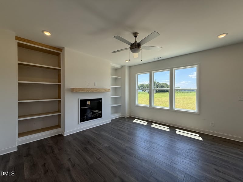 140 Longfield Ct, Dunn, NC 28334