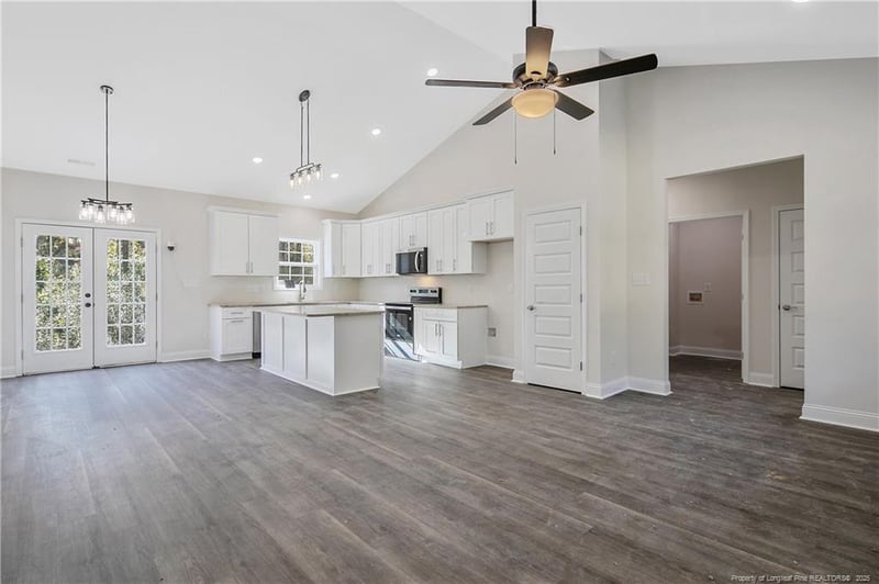 140 Mcneill St, Hope Mills, NC 28348