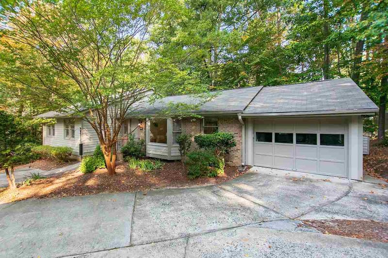 140 Montrose Dr, Durham, NC 27707