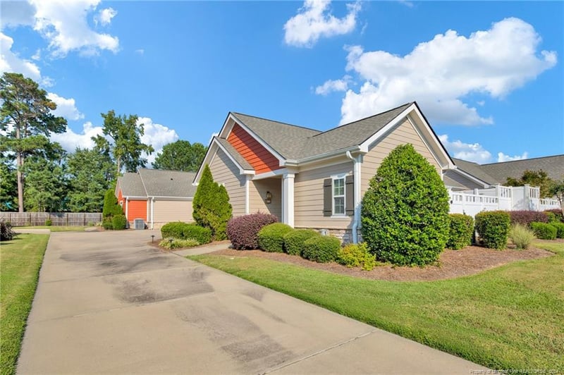140 Nandina Ct, Fayetteville, NC 28311