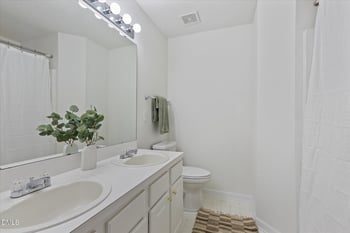 140 Orchard Park Dr, Cary, NC 27513