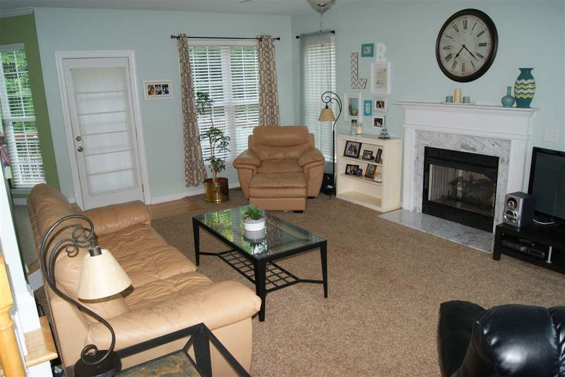140 River Hills Dr, Clayton, NC 27527