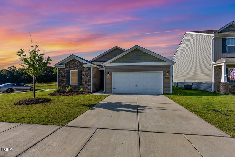 140 Rivercamp St, Clayton, NC 27527