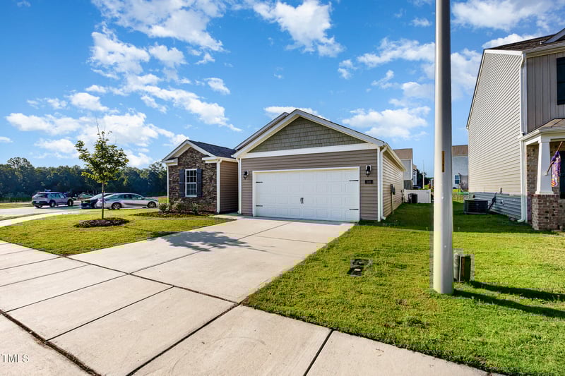 140 Rivercamp St, Clayton, NC 27527