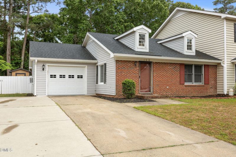 140 Rollingwood Dr, Dunn, NC 28334