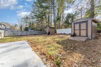 140 Rollingwood Dr, Dunn, NC 28334