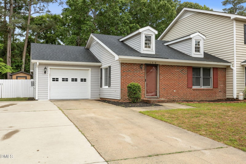 140 Rollingwood Dr, Dunn, NC 28334