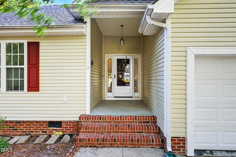 140 Spencers Gate Dr, Youngsville, NC 27596