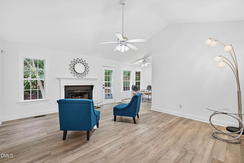 140 Spencers Gate Dr, Youngsville, NC 27596