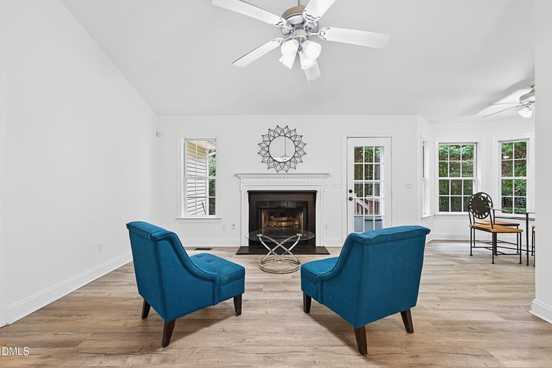 140 Spencers Gate Dr, Youngsville, NC 27596
