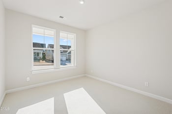 140 Sunny Gln Ct, Fuquay Varina, NC 27526