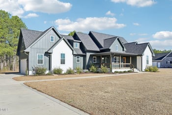 140 Thorntons Creek Dr, Erwin, NC 28339