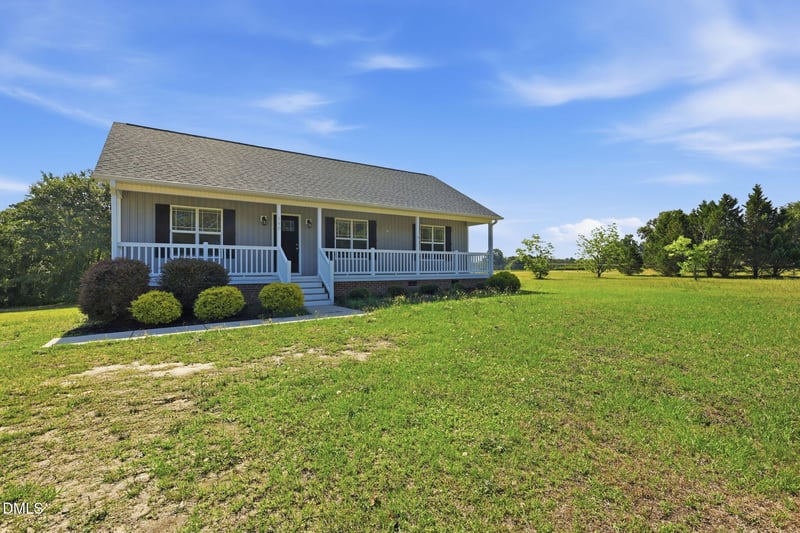 140 Trail Ridge Dr, Benson, NC 27504
