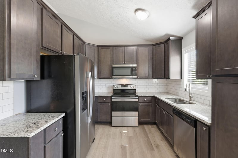 140 Trail Ridge Dr, Benson, NC 27504