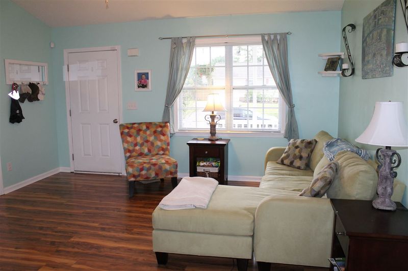 140 Woodglen Dr, Clayton, NC 27527
