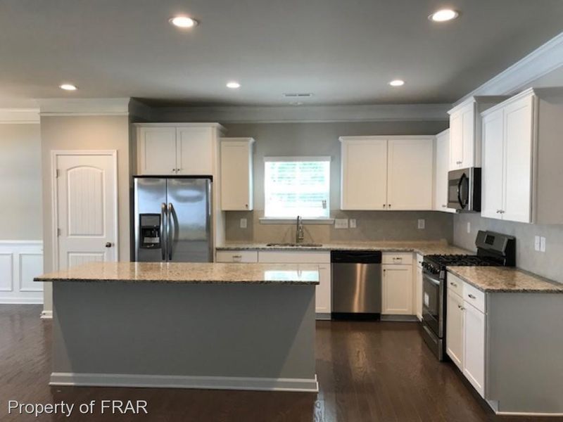 1400 Abercorn Ln, Sanford, NC 27330