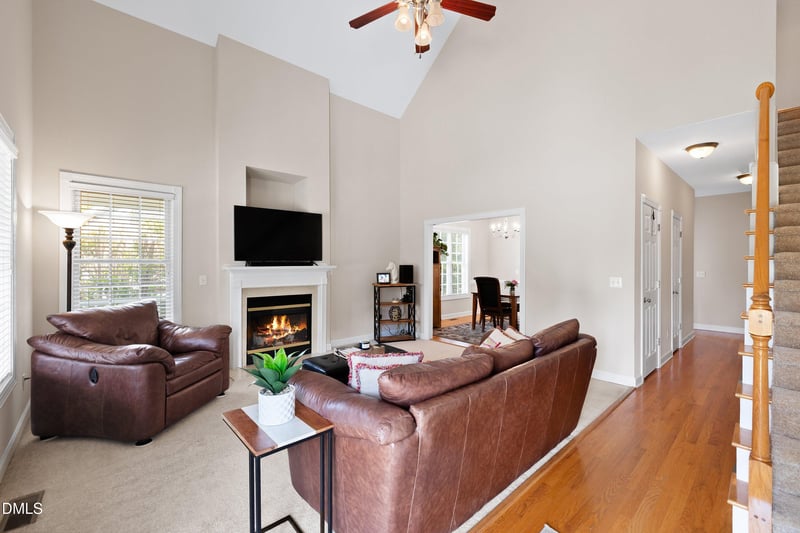 1400 Applethorn Dr, Apex, NC 27502