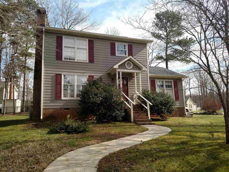 1400 Castalia Dr, Cary, NC 27513