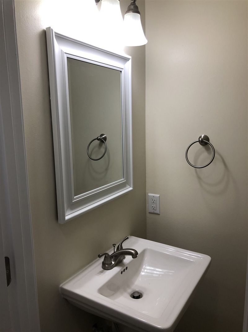 1400 Cherrycrest Dr, Durham, NC 27704
