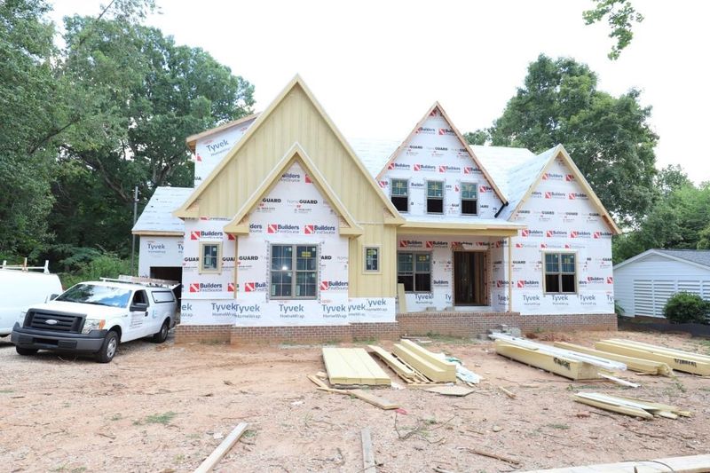 1400 Fairfax Dr, Raleigh, NC 27609